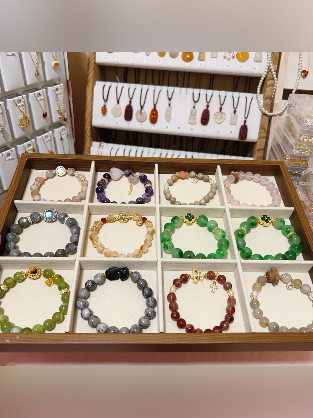 （06-01）Handmade bracelets for live show